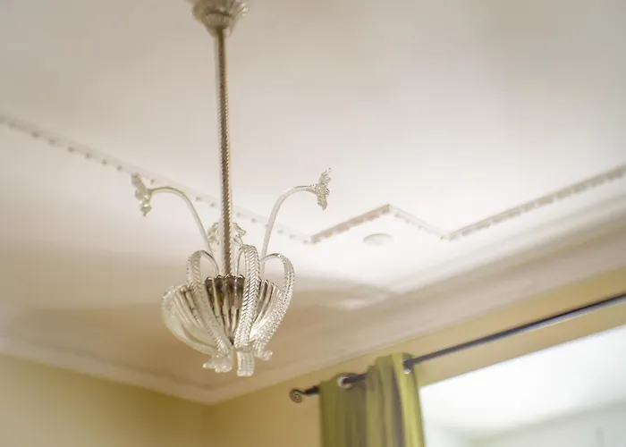 Lovely 4-bedroom 30m Sangiovanni Metro Apartment Rom