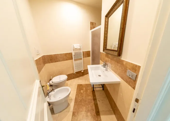 Lovely 4-bedroom 30m Sangiovanni Metro Apartment Rom